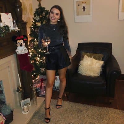 Ruby Lowe (Phillip Schofield’s daughter)Bio, Age, Family, Net Worth