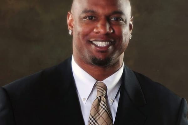 Jarrett Payton Bio, Age, Wife, Family, WGN-TV, Net Worth, Salary