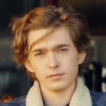 Does Austin Abrams have a girlfriend?  Inside his love life and gay rumors