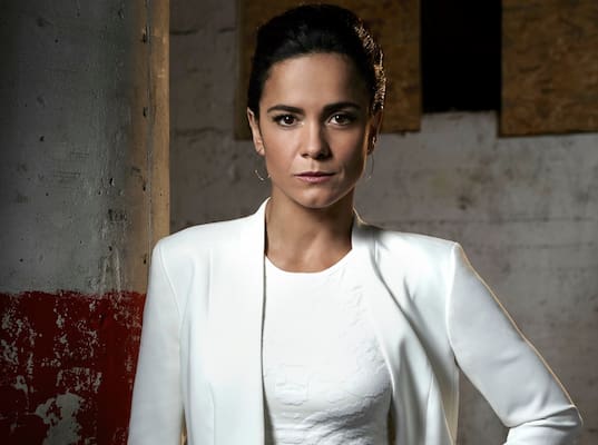 Alice Braga Bio, Movies, Age, Family, Husband, Height, Net Worth