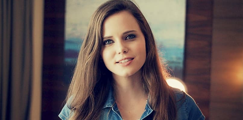 Tiffany Alvord Bio, Age, Boyfriend, Songs, Family, Movies, Net Worth