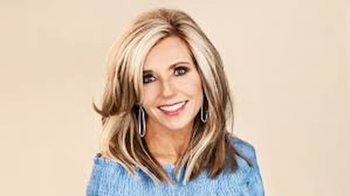 Beth Moore Bio, Age, Parents, Husband, Kids, Church, Net Worth, Books,