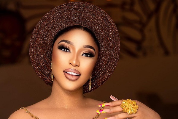 “Pray for me, my heart is heavy”: actress Tonto Dikeh pleads with cryptic message, celebrities and fans react
