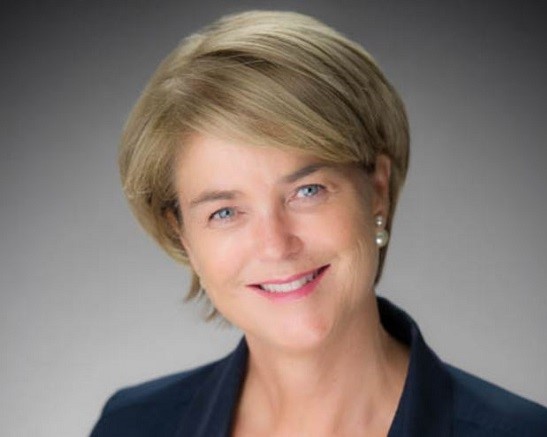 Elsa Walsh Bio, Age, Husband, Family, Daughter, Height, Net Worth