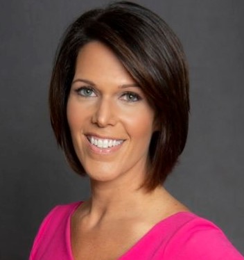 Dana Jacobson Bio, Age, Family, CBS, Husband, Height, Salary, Net Worth