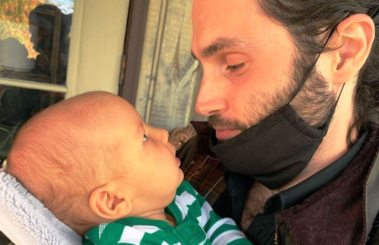 Meet James Badgley, Penn Badgley and Domino Kirke only Son » Celebily