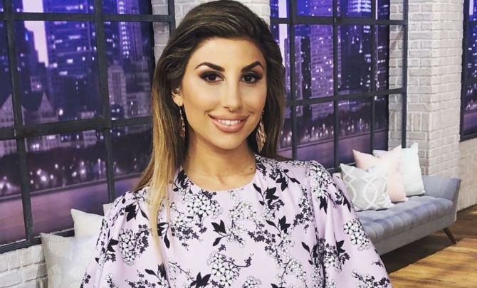 Courtney Khondabi QVC, Bio, Age, Height, Weight, Husband, Family, Salary, Net Worth
