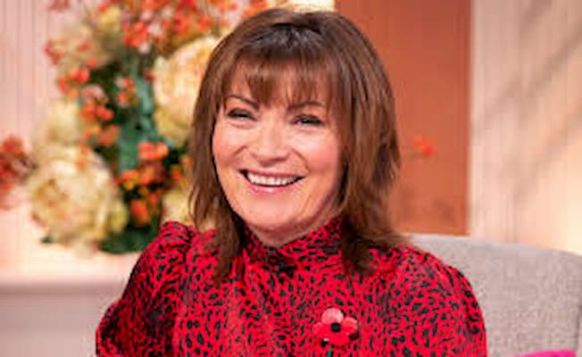 Lorraine Kelly Bio, Age, Family, Husband, TV Shows, Net Worth, Salary