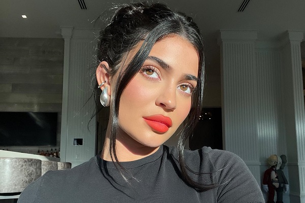 Kylie Jenner Rocks Crop Top and Skirt for a Night Out While Talking About Postpartum Struggles