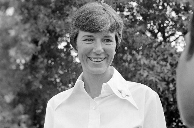 Meet Neil Armstrong’s Wife Janet Shearon: Her Life Before & After Death