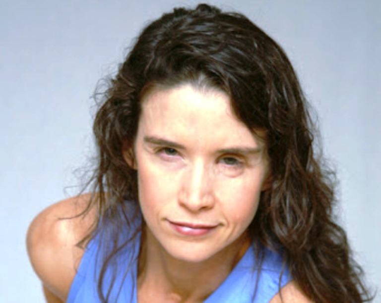 Who Is Jodean Bottom? Everything About Late River Phoenix’s Sister » Celebily