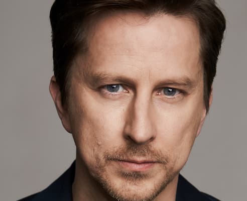Lee Ingleby Bio, Movies, Age, Family, Wife, Height, Net Worth