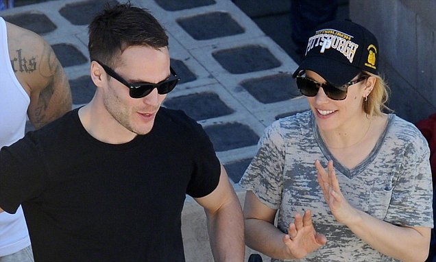 Does Taylor Kitsch have a wife? Know About dating history