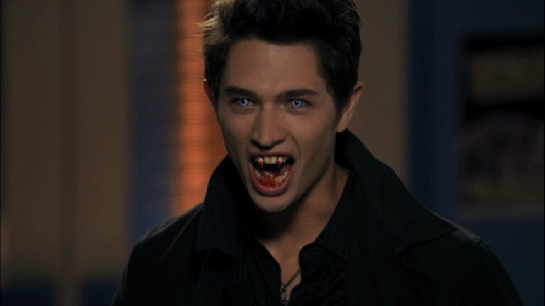 Joe Dinicol Bio, Married, Dating, Gay, Body Measurements