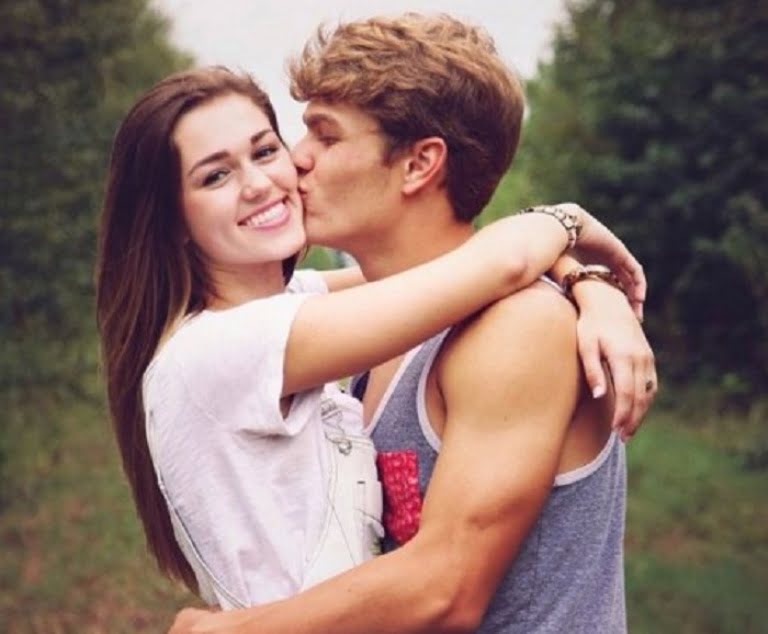 Sadie Robertson Boyfriend and Siblings