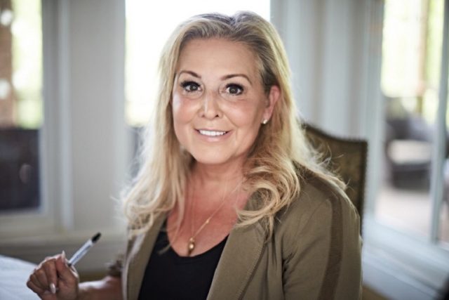 Kelly Rebecca Nichols Bio, Wiki, Age, Married, Husband, Divorce, Dating • Celebily