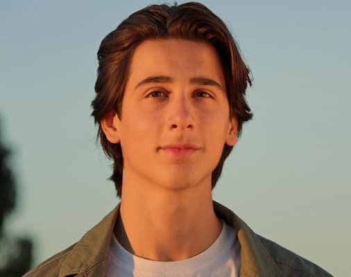 Lino Facioli Bio, Movies, Age, Family, Girlfriend, Height, Net Worth