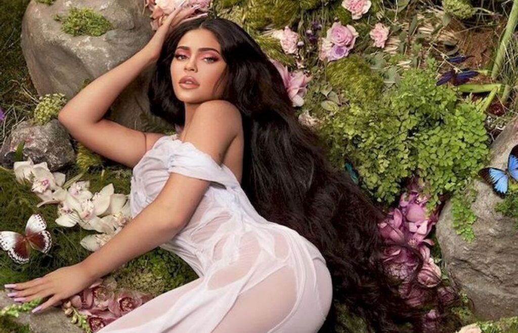 Kylie Jenner Biography • Celebily
