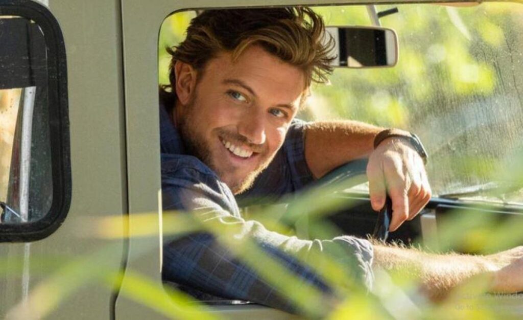 What Is Adam Demos Ethnicity? Parents Nationality And Family • Celebily