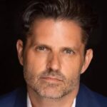 Jim Hecht Bio, Age, (Courtney Friel’s Husband), Movies, TV Shows, Height, Family, Net Worth