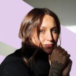 Domino Kirke Bio, Age, Husband, Penn Badgley, Kids, Sisters, Family, Songs, Net Worth