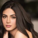 Emeraude Toubia Bio, Age, Husband, Wedding, Movies, Height, TV Shows and Net Worth