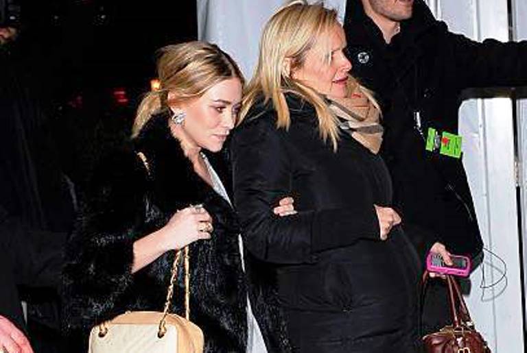 Meet Jarnette Olsen? Story Of Elizabeth Olsen’s Mother • Celebily ...