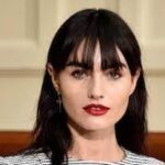 Isabella Manfredi Bio, Album, Age, Height, Partner, Family, Net Worth