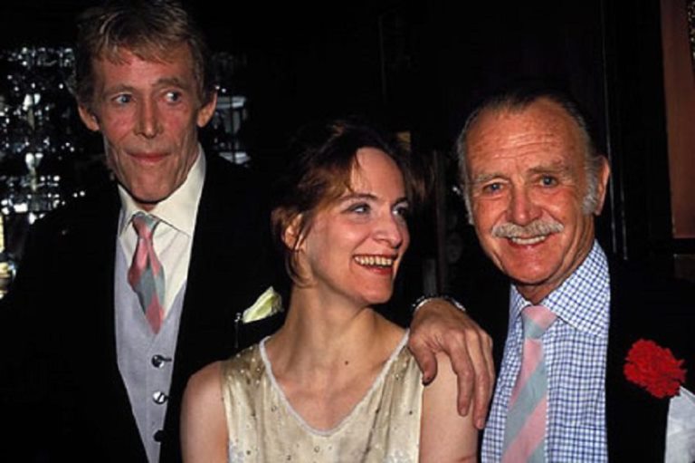 Amanda Plummer Bio, Married, Partner, Kids, Body Measurements