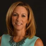 Beth Mowins Bio, ESPN/CBS News, Age, Height, Husband, Family, Net Worth, Salary