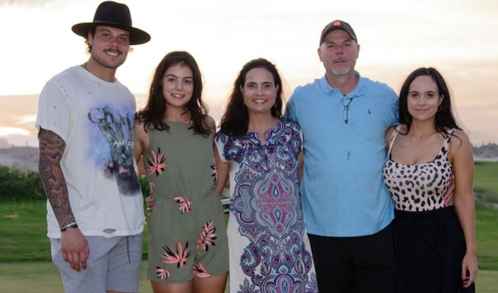 Meet Alexandria and Breyana Matthews • Celebily