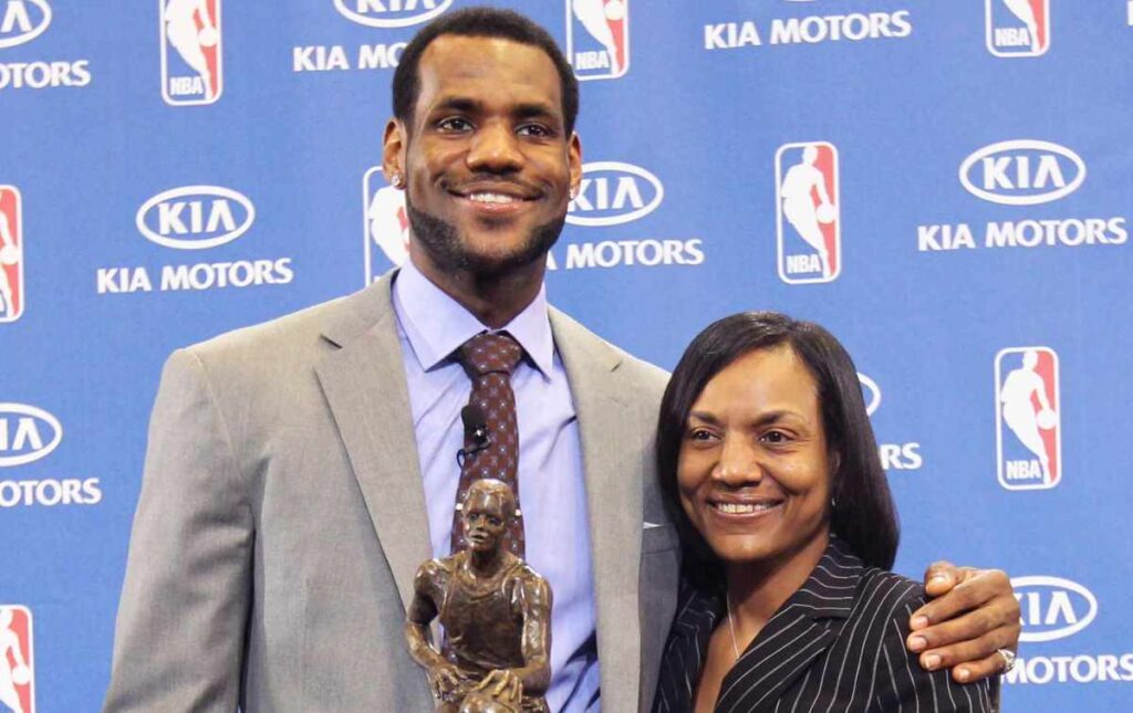 Meet Gloria Marie and Anthony McClelland • Celebily