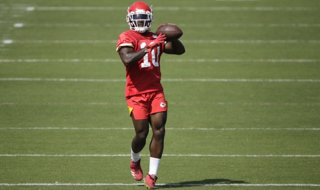 How Tall Is Tyreek Hill? • Celebily