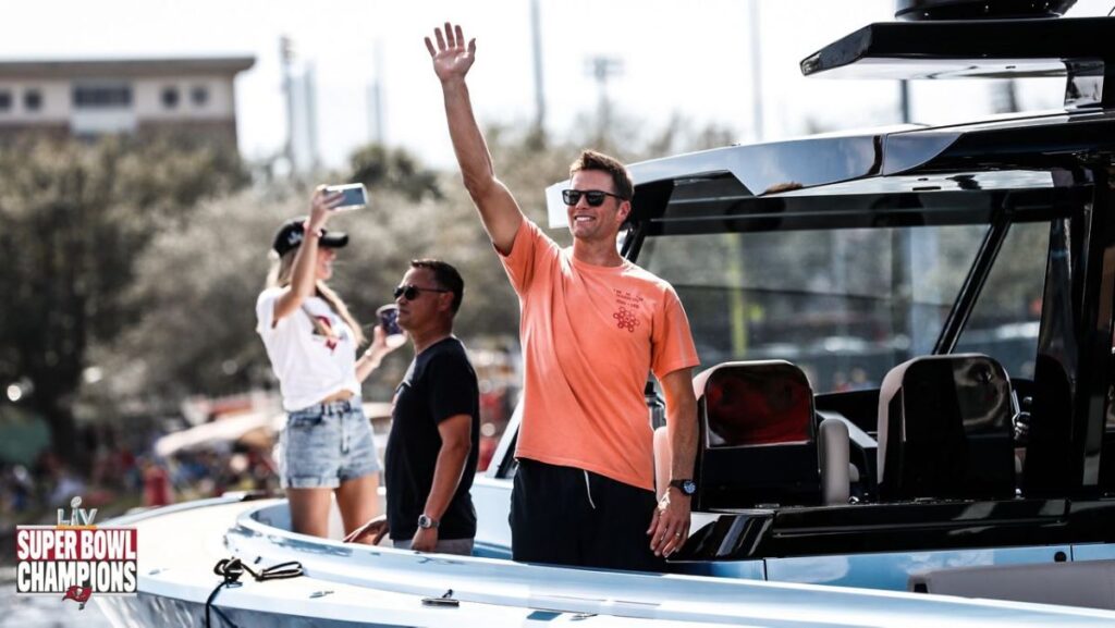 How Much Does Tom Brady’s Yacht Cost? • Celebily