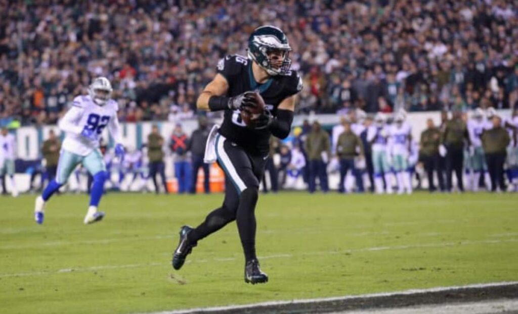 How Tall Is Zach Ertz • Celebily