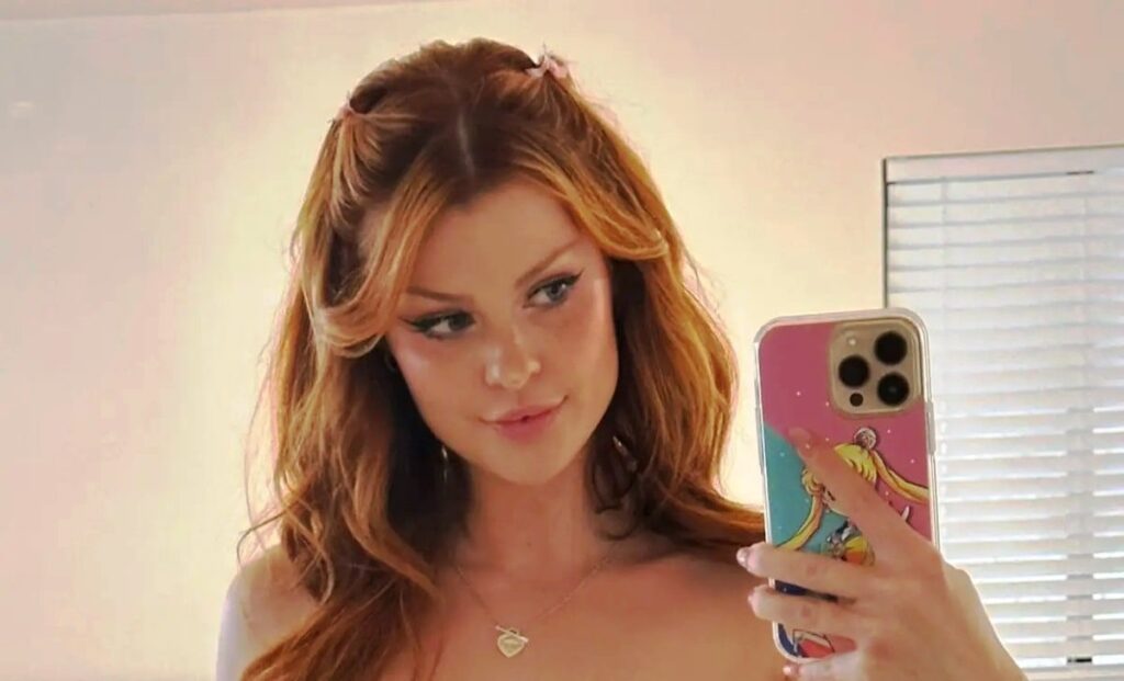 Viral On Twitter And Reddit • Celebily