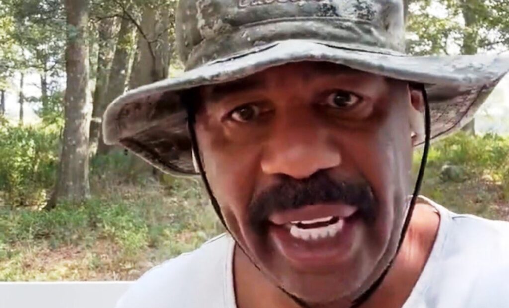 Steve Harvey Apologizes for Tweet Asking Fans to Name Unfunny Comedians