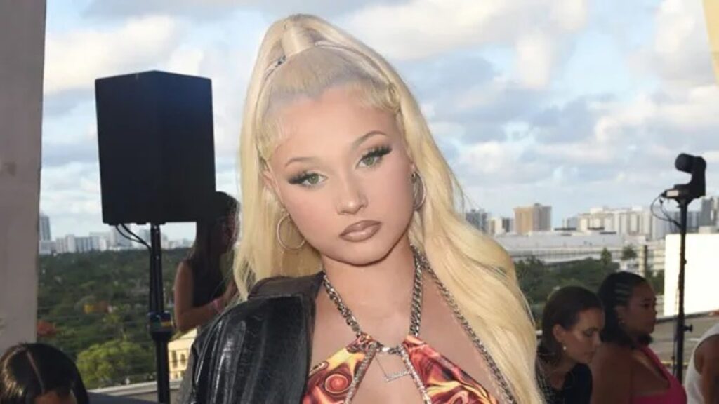 Travis Barker Daughter Alabama Barker Parties While He Deals With ‘Urgent Family Matter’