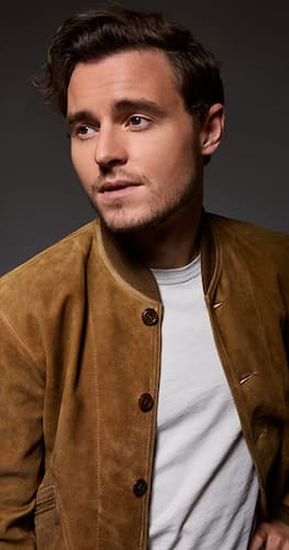Callan McAuliffe Bio, Age, Family, Girlfriend, Height, Net Worth, Movies