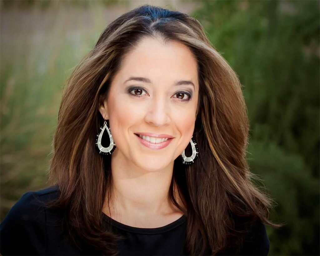 Mireya Villarreal Bio, CBS, Age, Husband, Family, Net Worth