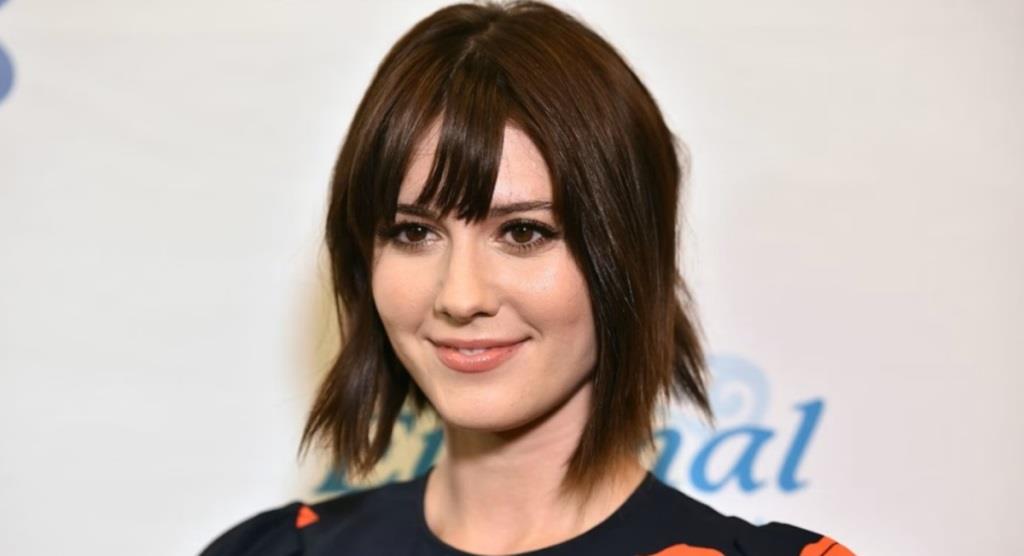 How Much is the 10 Cloverfield Lane Actress Worth?