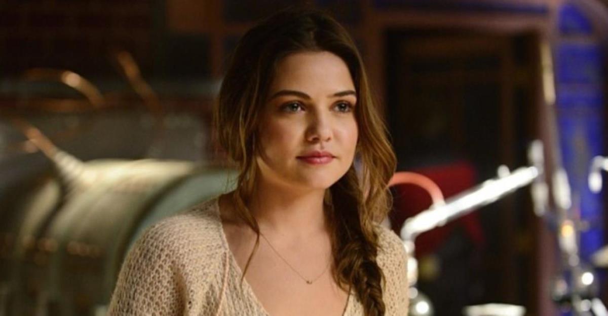 Danielle Campbell Net Worth