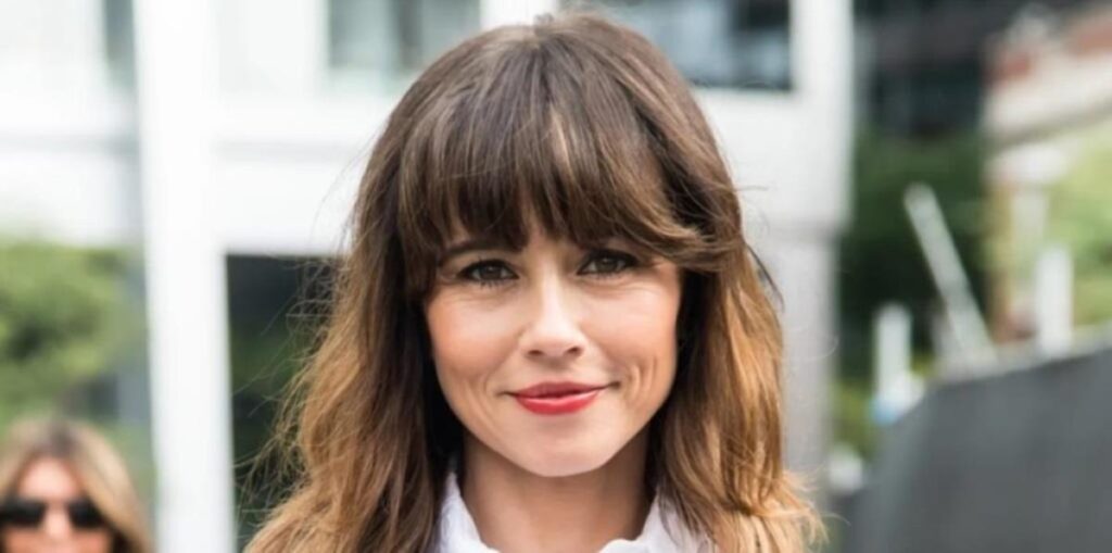 Linda Cardellini Net Worth 2024: How Much is the ‘Dead to Me’ Actress Worth?