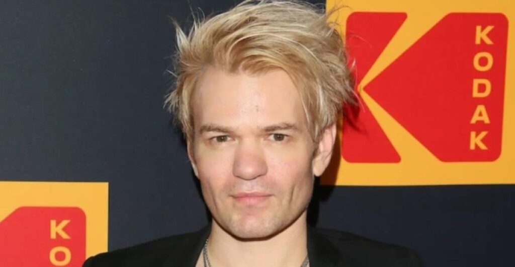 Deryck Whibley Net Worth 2024: How Much is the Sum 41 Frontman Worth?