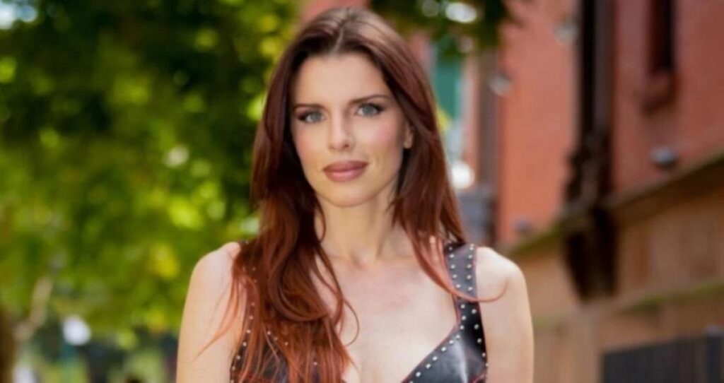 Julia Fox Net Worth: Journey to Glamorous Fame