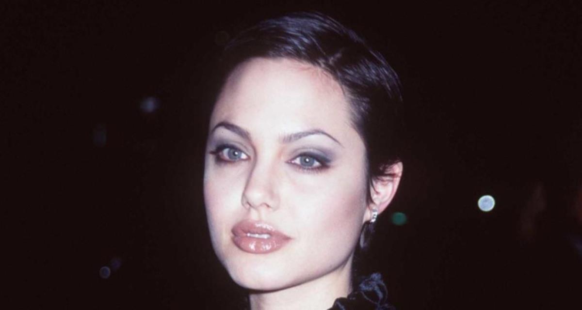 Angelina Jolie Net Worth