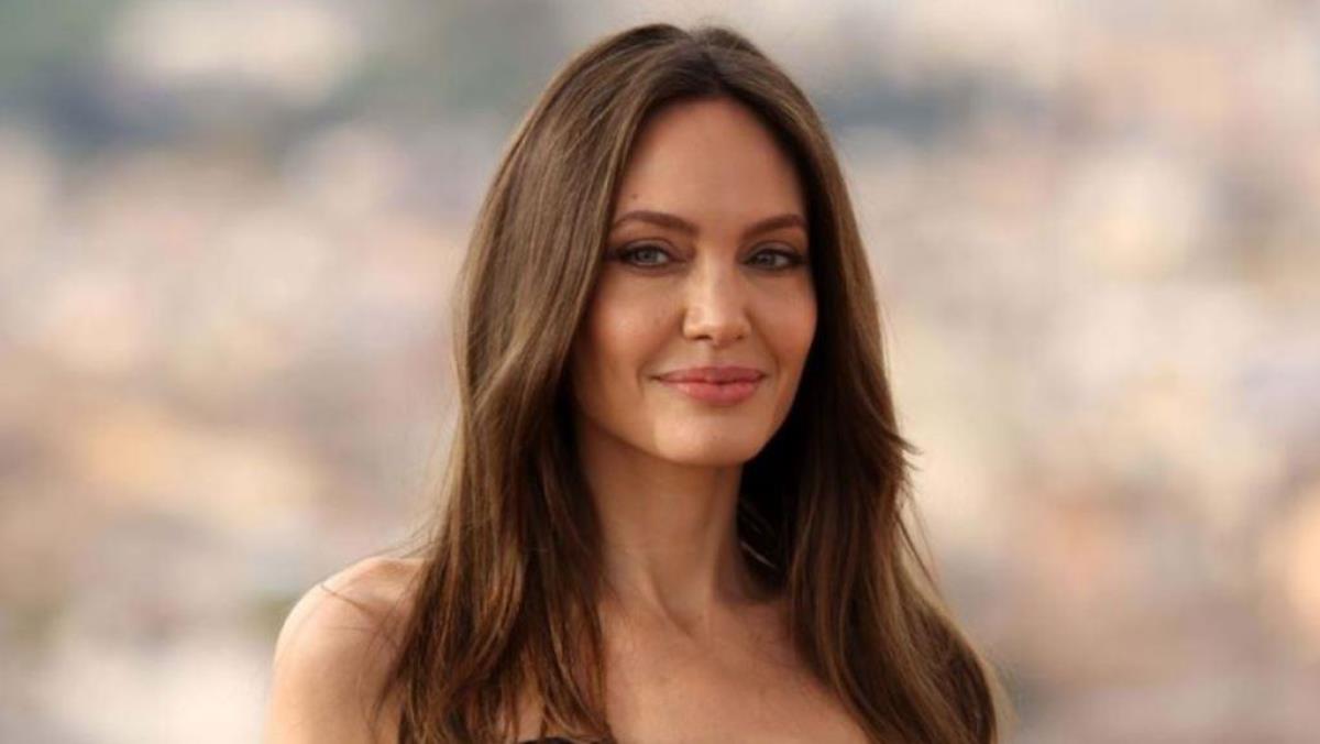 Angelina Jolie Net Worth