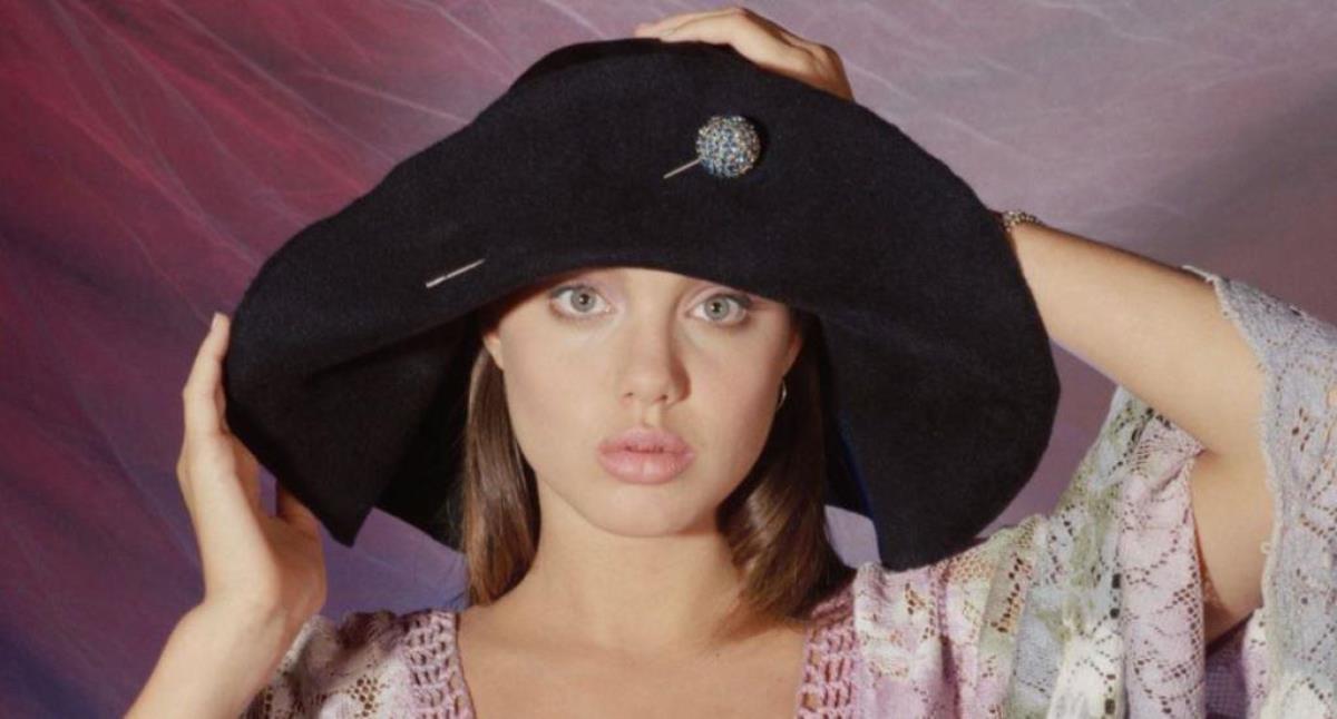 Angelina Jolie Net Worth