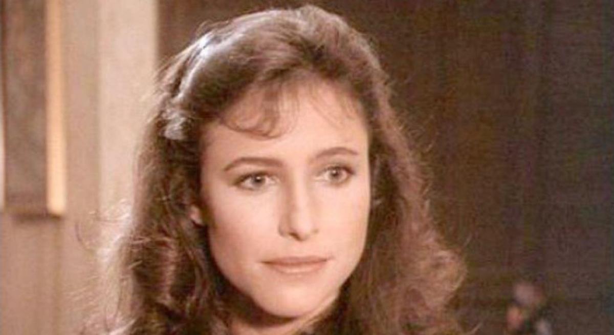 Mimi Rogers Net Worth