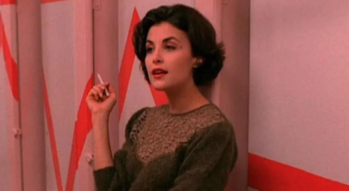 Sherilyn Fenn Net Worth: Secrets to Her Success Sherilyn Fenn Net Worth